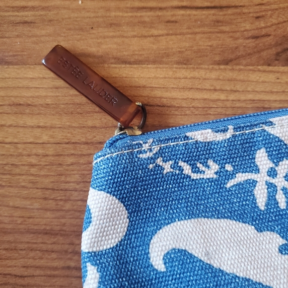 Estee Lauder Small Travel Sized Makeup Bag - Picture 2 of 5